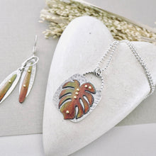 Load image into Gallery viewer, RH - Monstera Square Pendant (Pumpkin & Red)