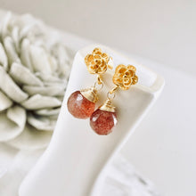 Load image into Gallery viewer, TN Strawberry Quartz Petite Flower Earrings (gold-vermeil)