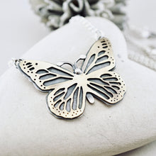 Load image into Gallery viewer, AM - Golden Brass Butterfly - Suelta y Confia