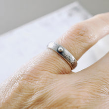 Load image into Gallery viewer, LS - Stackable Half Round 1 Bead Ring (Sterling - 5.5)