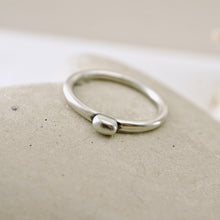 Load image into Gallery viewer, LS - Stackable Oval Pebble Ring (Sterling)