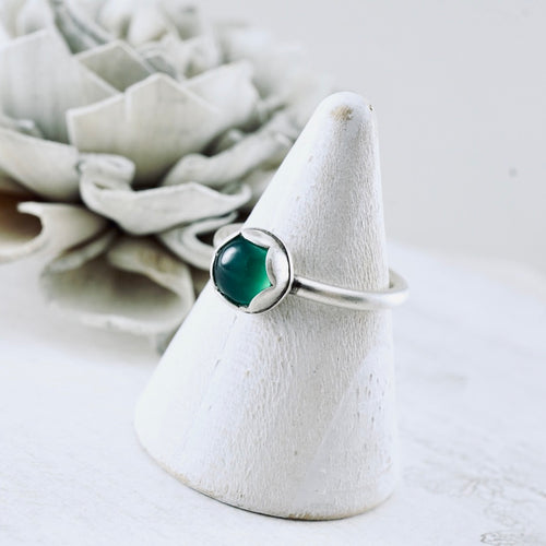 AM – Green Onyx Stacking Ring (SS) (Size: 7)