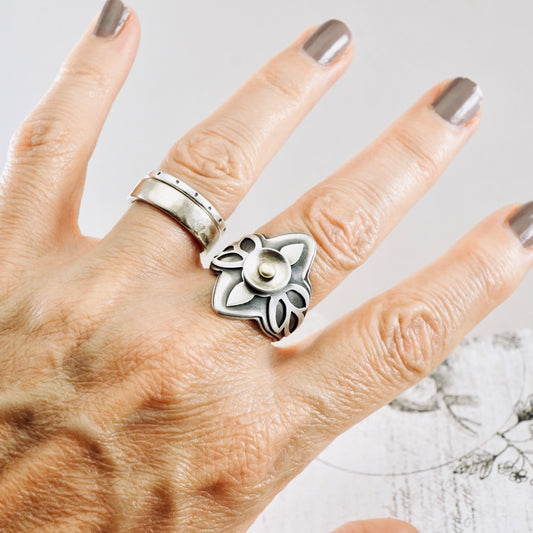 Silver & Gold Pod Saddle Ring (Size: 7.5)