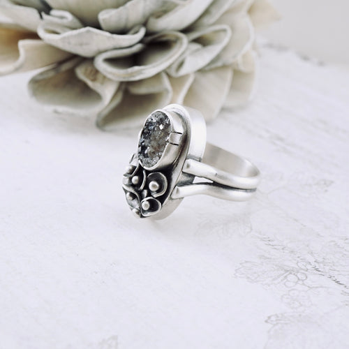AM – Bouquet Quartz Druzy Ring (SS) (Size: 8)