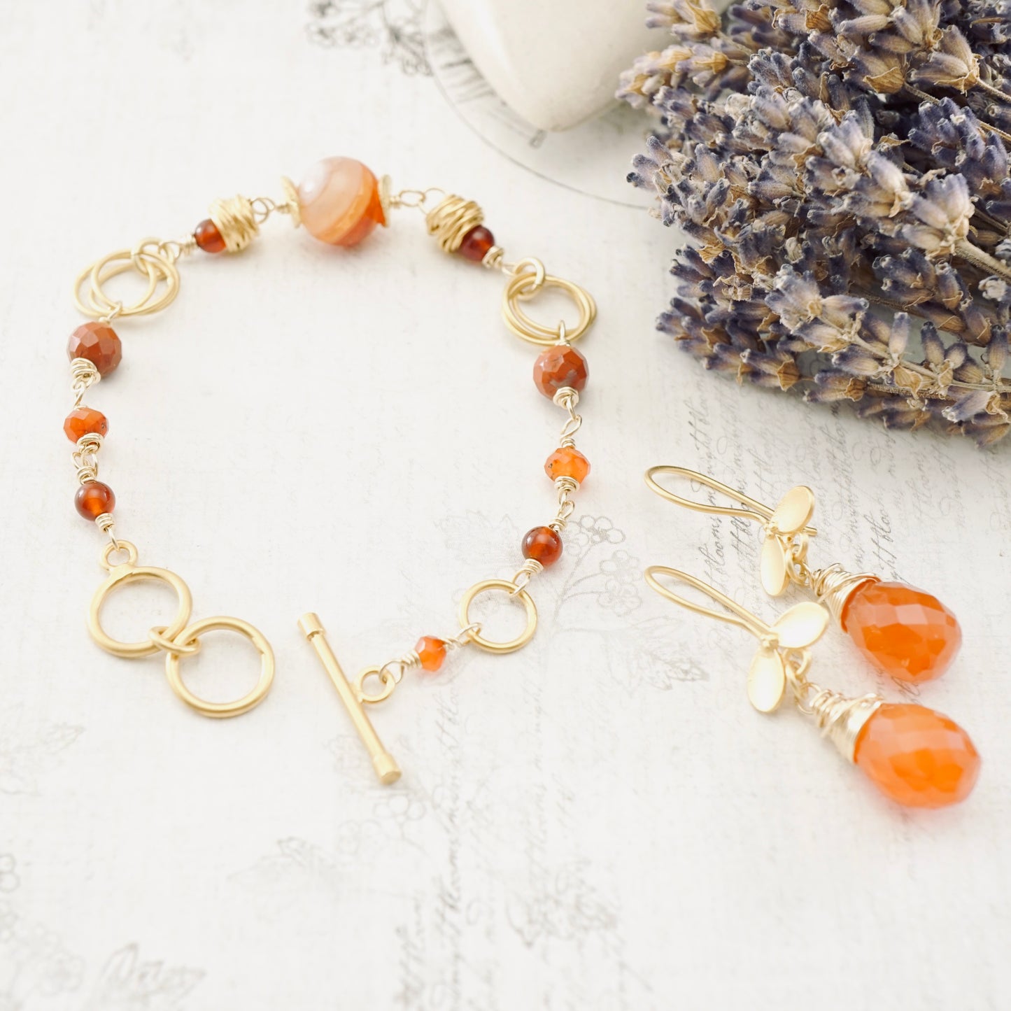 Carnelian & Gold Bauble Bracelet