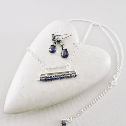 AM Iolite Movable Bar Necklace (Sterling Silver)