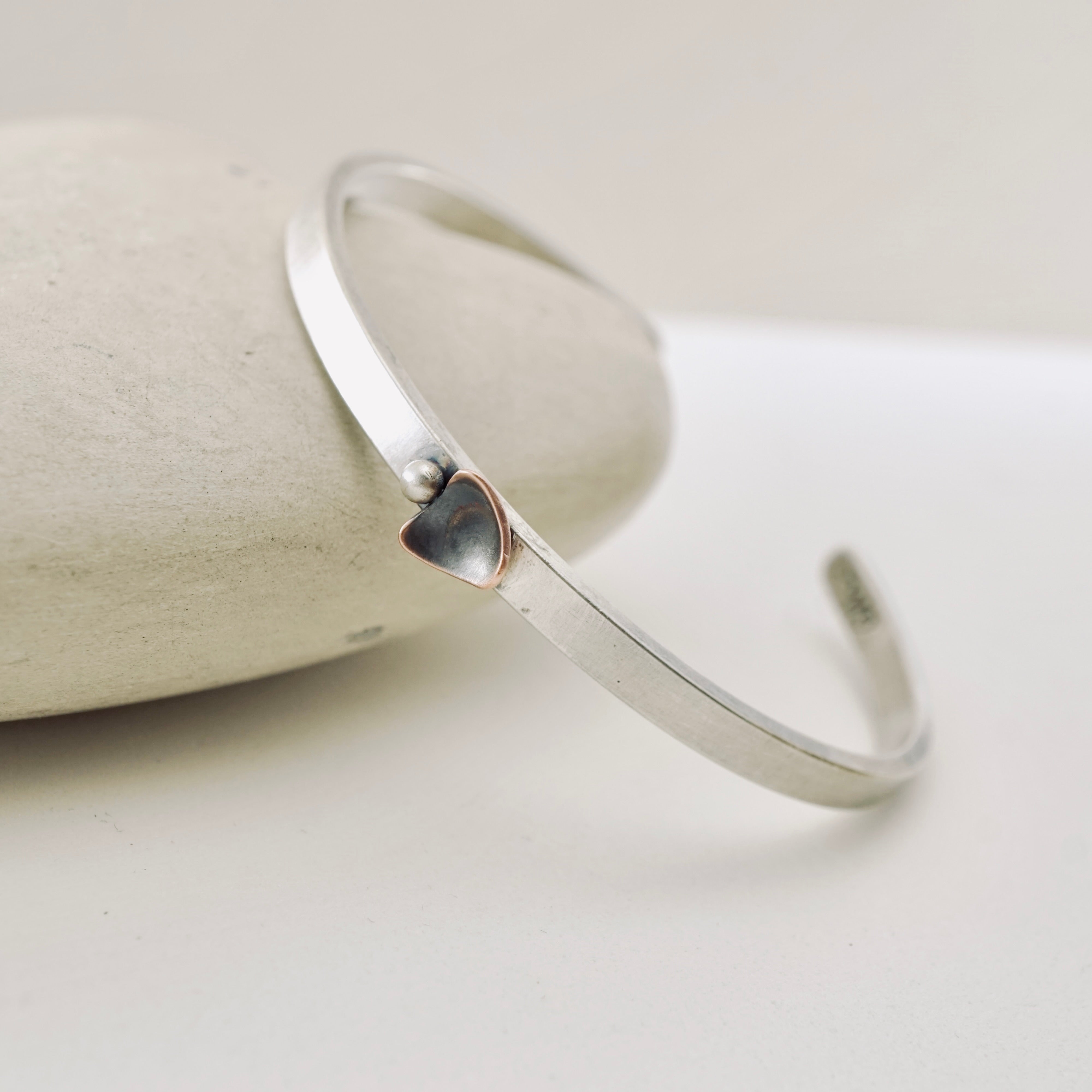 Dancing Triangles - Bracelet (cuff)