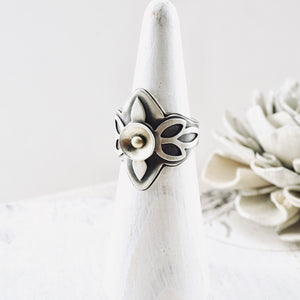 AM – Silver & Gold Pod Saddle Ring (SS + 14k) (Size: 7.5)