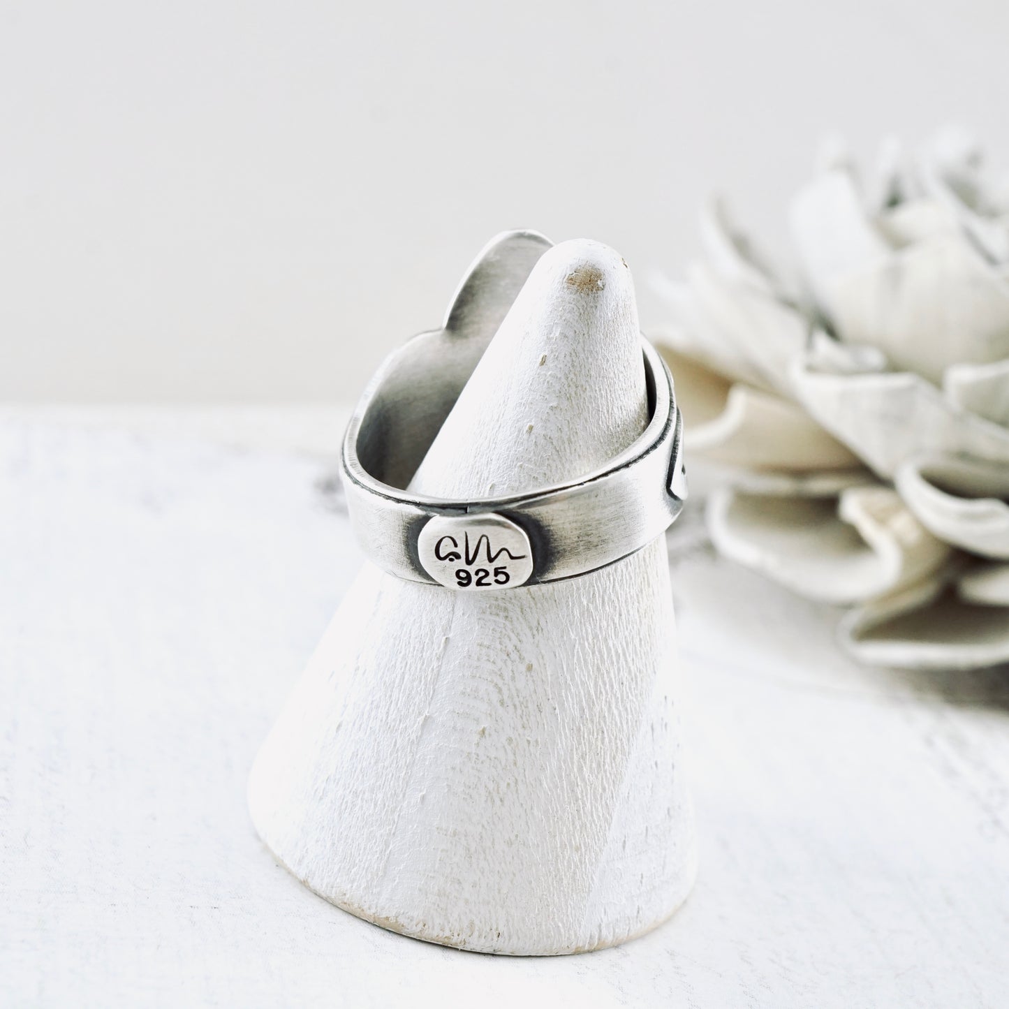 Silver & Gold Pod Saddle Ring (Size: 7.5)