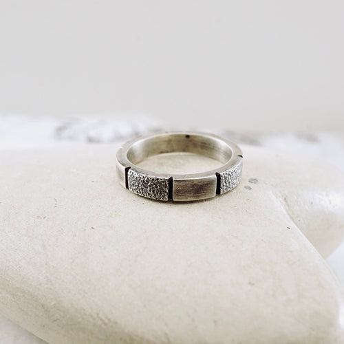 LS – Textured Silver Band (SS) (Size: 7)