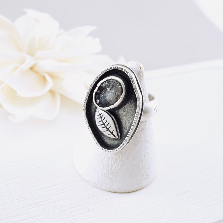 Druzy & Leaf Ring (Size: 8.5)