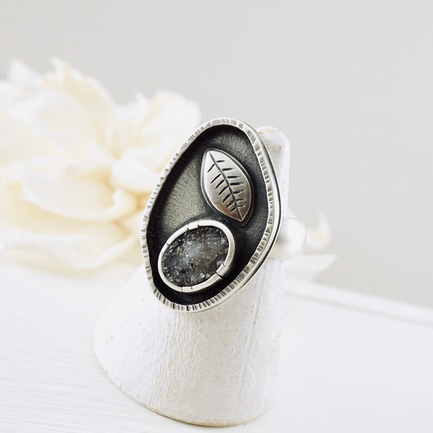 Druzy & Leaf Ring (Size: 8.5)