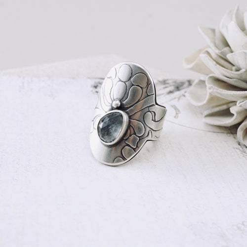AM – Moss Aquamarine Saddle Ring (SS) (Size: 9)
