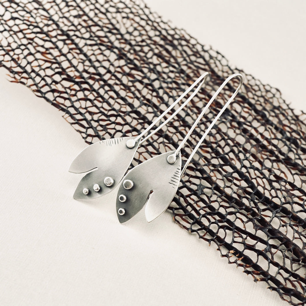 AM – Peace Lily Dotted Earrings (SS)