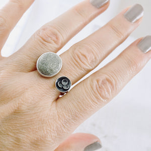 River Songs - Round Pebble and Pod Ring (Size 9)