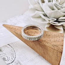 Load image into Gallery viewer, LS – Thin Bark Silver Band (SS) (Size: 6.5)
