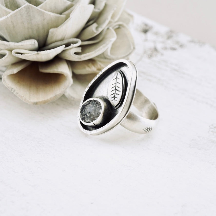 Druzy & Leaf Ring (Size: 8.5)