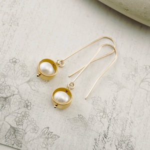 TN Natural White Round Pearl Earrings (Gold-filled)