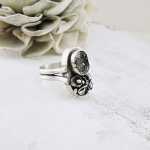 AM – Bouquet Quartz Druzy Ring (SS) (Size: 8)