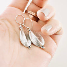 Load image into Gallery viewer, TN Hammered Oval Twist Earrings (SS)