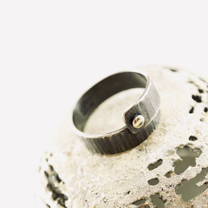 Carpe Diem - Overlapping Unisex Ring (Ridged texture - SS/Gold)