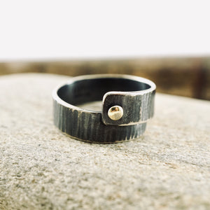 Carpe Diem - Overlapping Unisex Ring (Ridged texture - SS/Gold)