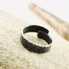 Load image into Gallery viewer, Carpe Diem - Overlapping Unisex Ring (Hammered texture - SS/Gold)